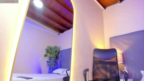 Snapshot of benjamin_more chatting on February 2025 04:00:02 AM BENJAMIN online show from February 2025 04:00:02 AM