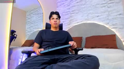 Snapshot of benjamin_more chatting on February 2025 07:14:01 PM BENJAMIN online show from February 2025 07:14:01 PM