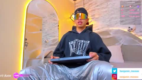 Snapshot of benjamin_more chatting on October 2025 01:46:02 PM BENJAMIN online show from October 2025 01:46:02 PM