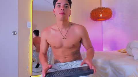 Snapshot of benjamin_more chatting on June 2026 05:01:01 AM BENJAMIN online show from June 2026 05:01:01 AM