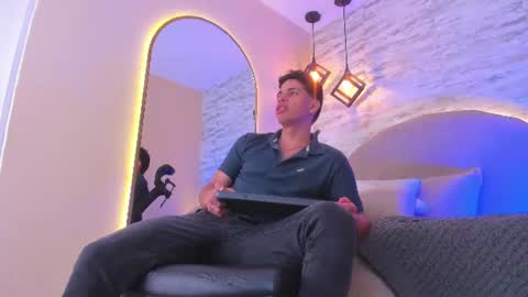 Snapshot of benjamin_more chatting on July 2026 02:07:02 AM BENJAMIN online show from July 2026 02:07:02 AM