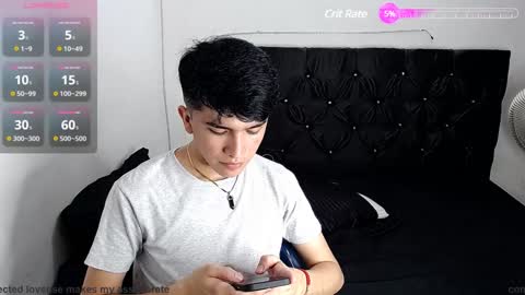 Snapshot of benji_hoter chatting on January 2025 06:24:02 PM Benji Hoter online show from January 2025 06:24:02 PM