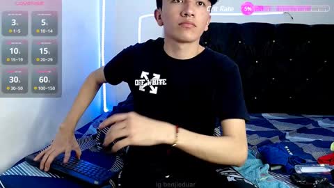 Snapshot of benji_hoter chatting on February 2025 12:40:02 AM Benji Hoter online show from February 2025 12:40:02 AM