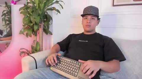 Snapshot of bennett_alejoo chatting on September 2025 06:19:02 PM bennett_alejoo online show from September 2025 06:19:02 PM