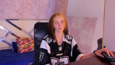 benny_wilson online show from December 2025 04:40:02 AM