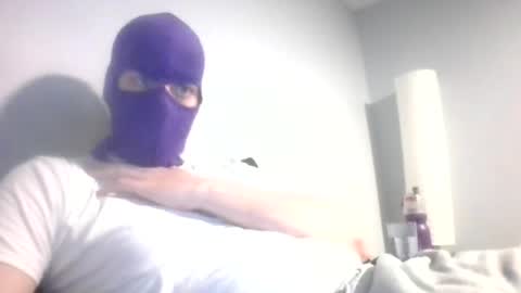 Snapshot of bennybueno chatting on August 2026 03:08:02 AM bennybueno online show from August 2026 03:08:02 AM