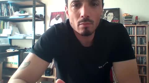 Snapshot of bennyhola chatting on May 2026 01:28:02 PM BennyHola online show from May 2026 01:28:02 PM