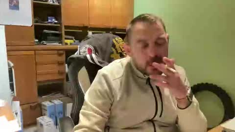 benochau online show from April 2026 02:10:01 AM