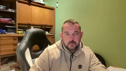 benochau online show from April 2026 01:26:01 AM