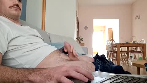 Snapshot of benoitgmx12 chatting on October 2025 12:28:01 PM benoitgmx12 online show from October 2025 12:28:01 PM