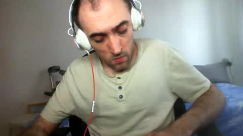 bentish online show from October 2025 06:14:02 AM