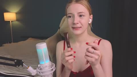 Alice online show from December 2024 08:05:02 PM