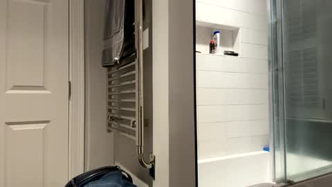 benz10001 online show from February 2026 04:20:01 AM