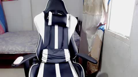 Snapshot of bergon30 chatting on February 2025 06:41:01 PM Bergon77 online show from February 2025 06:41:01 PM