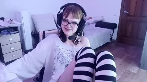 Lina online show from April 2026 07:58:02 PM