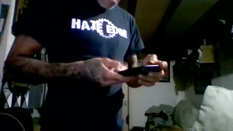 Snapshot of bernatoxic chatting on May 2026 09:42:02 PM Berni SUAVE online show from May 2026 09:42:02 PM