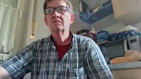 Snapshot of bernie6004 chatting on June 2026 09:22:01 AM bernie6004 online show from June 2026 09:22:01 AM