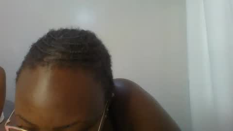berries_lee online show from March 2025 08:52:01 AM