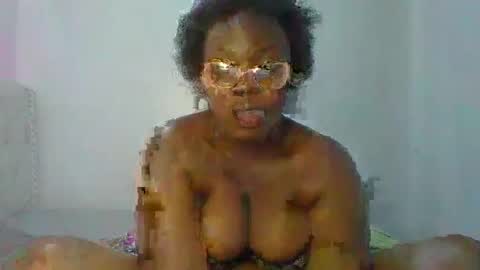 berries_lee online show from March 2025 04:46:01 PM