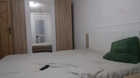 Alex and Victoria online show from October 2025 07:37:01 PM