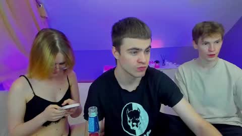 Danny and Kira online show from February 2025 08:47:01 PM