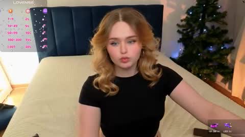 Snapshot of best_trip chatting on February 2026 08:18:01 PM Danny and Kira online show from February 2026 08:18:01 PM