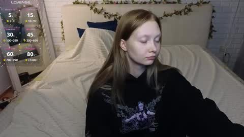 Snapshot of best_trip chatting on February 2026 02:53:01 AM Danny and Kira online show from February 2026 02:53:01 AM