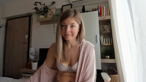 Vicky   online show from October 2025 08:29:01 AM