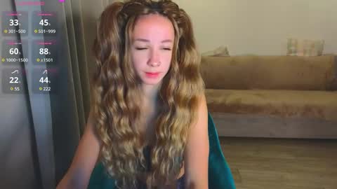 Snapshot of bestie_baby chatting on February 2025 03:13:02 AM Emely online show from February 2025 03:13:02 AM