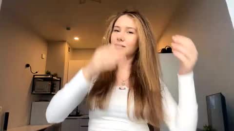 SweetPeachy online show from September 2025 11:15:01 AM