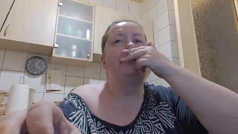 Snapshot of bethnorth chatting on April 2026 01:03:01 AM bethnorth online show from April 2026 01:03:01 AM