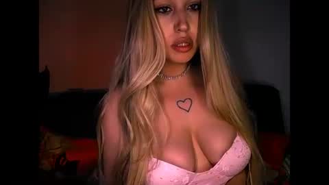 Daniela online show from September 2025 10:27:01 AM