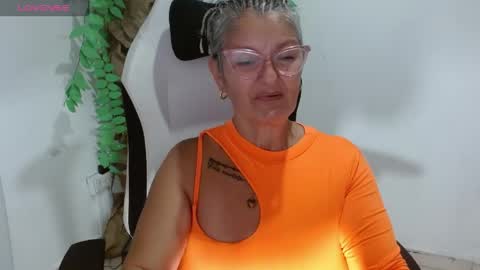 Snapshot of bety_cum3 chatting on April 2026 06:32:02 PM bibiana online show from April 2026 06:32:02 PM
