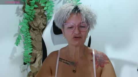 Snapshot of bety_cum3 chatting on April 2026 11:01:01 AM bibiana online show from April 2026 11:01:01 AM