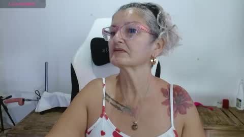 Snapshot of bety_cum3 chatting on April 2026 10:42:02 AM bibiana online show from April 2026 10:42:02 AM