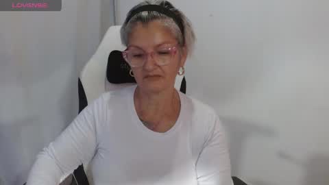 Snapshot of bety_cum3 chatting on April 2026 09:37:02 AM bibiana online show from April 2026 09:37:02 AM