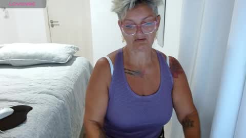 Snapshot of bety_cum3 chatting on May 2026 03:39:01 PM bibiana online show from May 2026 03:39:01 PM