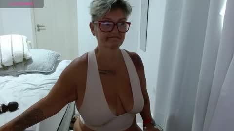 Snapshot of bety_cum3 chatting on May 2026 03:06:01 PM bibiana online show from May 2026 03:06:01 PM