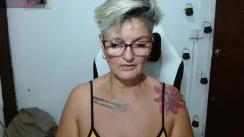 Snapshot of bety_cum3 chatting on June 2026 10:35:01 PM bibiana online show from June 2026 10:35:01 PM