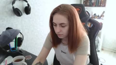 Snapshot of beverly_yay chatting on April 2026 08:42:01 AM beverly_yay online show from April 2026 08:42:01 AM