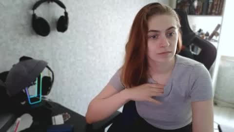 Snapshot of beverly_yay chatting on May 2026 09:47:01 AM beverly_yay online show from May 2026 09:47:01 AM