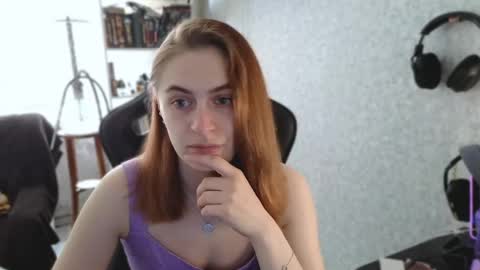 Snapshot of beverly_yay chatting on May 2026 11:06:01 AM beverly_yay online show from May 2026 11:06:01 AM