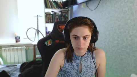 Snapshot of beverly_yay chatting on June 2026 02:39:01 PM beverly_yay online show from June 2026 02:39:01 PM