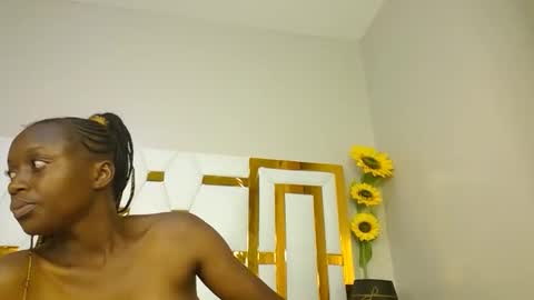 Snapshot of beverlyne5 chatting on January 2025 04:03:01 AM beverly online show from January 2025 04:03:01 AM
