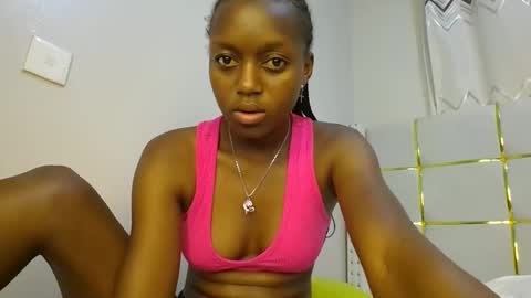 Snapshot of beverlyne5 chatting on March 2025 02:29:01 AM beverly online show from March 2025 02:29:01 AM