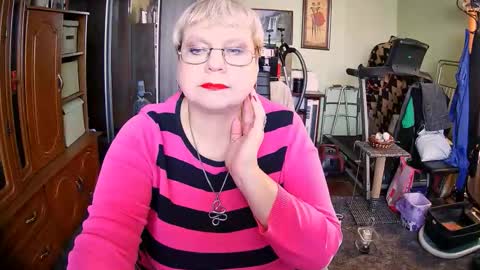 BeverlyQCynia online show from October 2025 10:47:02 AM