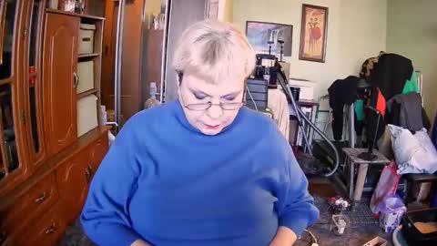 BeverlyQCynia online show from November 2025 11:07:01 AM