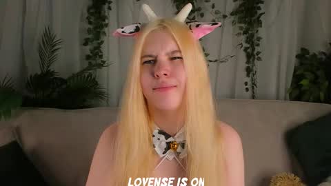 Eliz online show from October 2025 01:19:02 AM