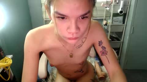 bhee52 online show from May 2026 04:52:01 AM