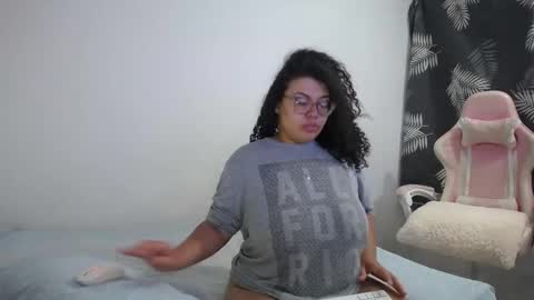 Snapshot of bianca_boobs chatting on October 2025 12:47:01 AM Bianca Tuesday to Sunday from 2am to 6am UTC-5 online show from October 2025 12:47:01 AM